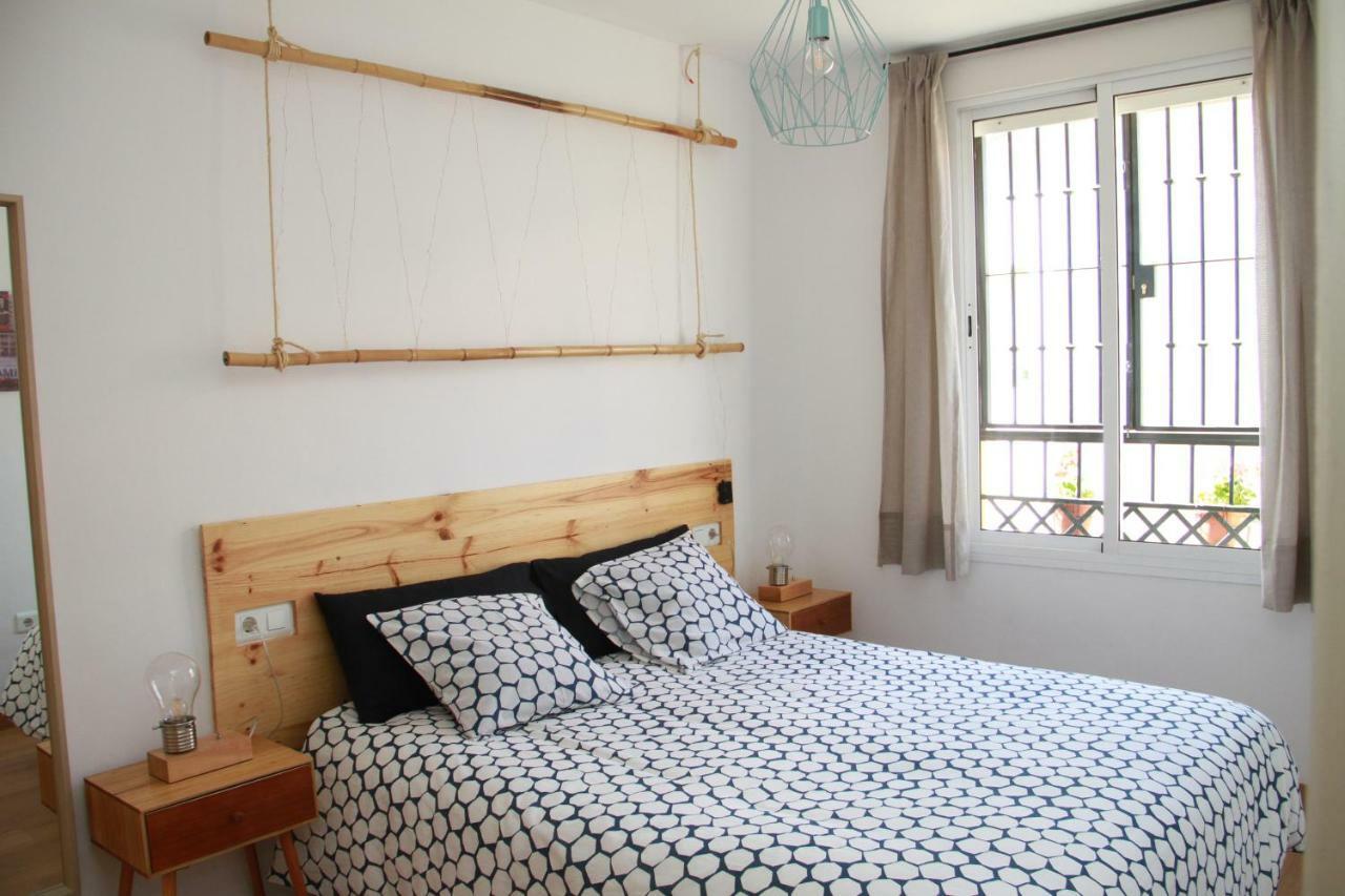Cozy & Bright Apartment Малага Екстер'єр фото
