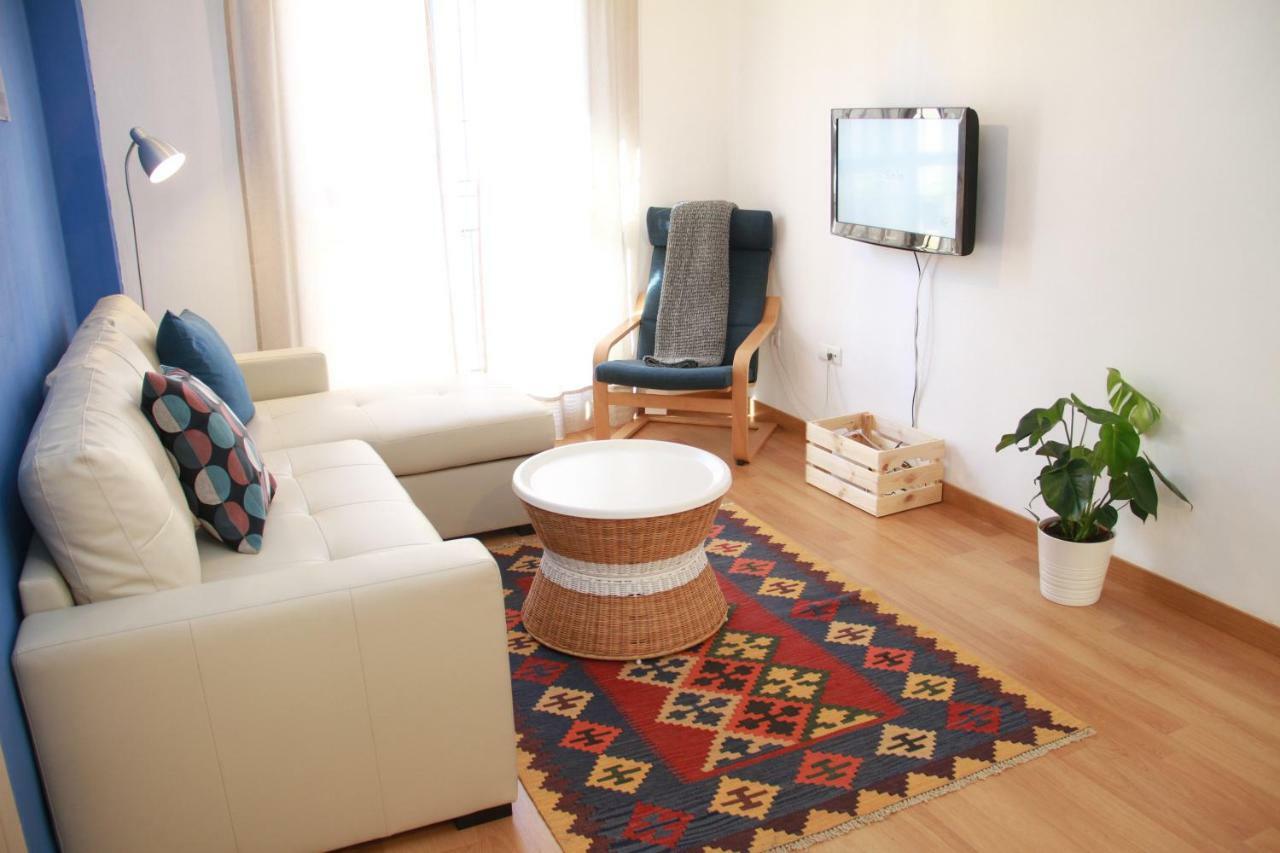 Cozy & Bright Apartment Малага Екстер'єр фото